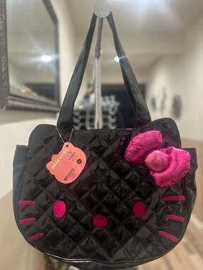 Vintage 2011 Loungefly Hello Kitty Black Quilted Patent Leather Tote Bag Pink